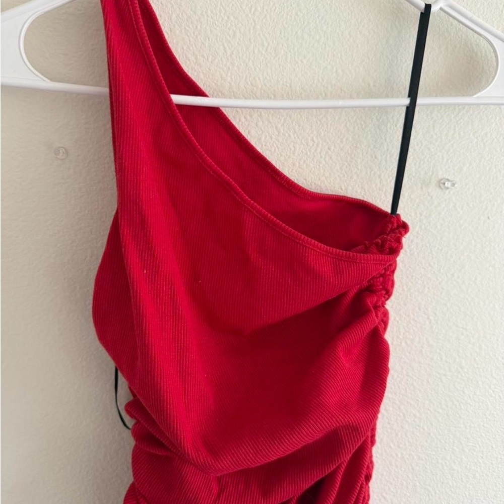 Red One-Shoulder Ruched Swimsuit - Picture 4 of 4